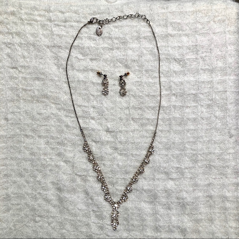 Claire’s necklace and earring set